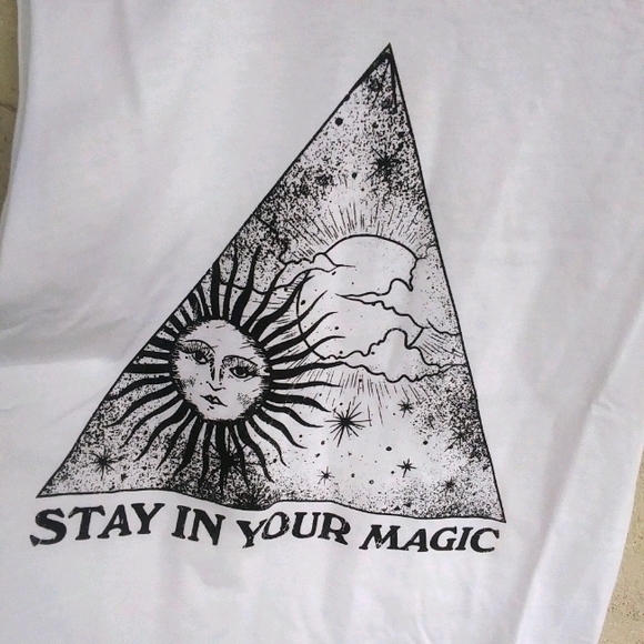 Stay in your magic crop tank top - Picture 2 of 4